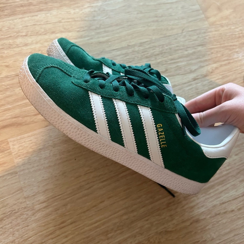 Adidas gazelle green size 7